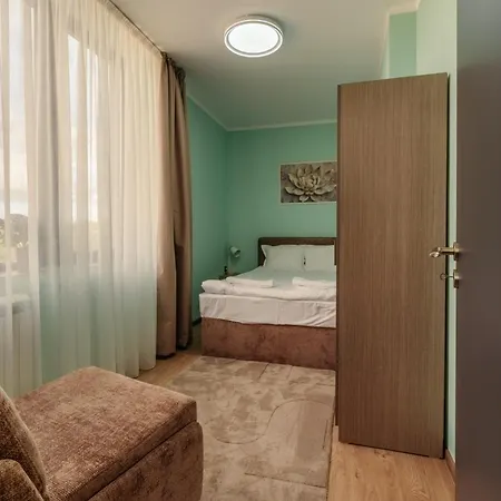 Rila Sunshine Апартамент *